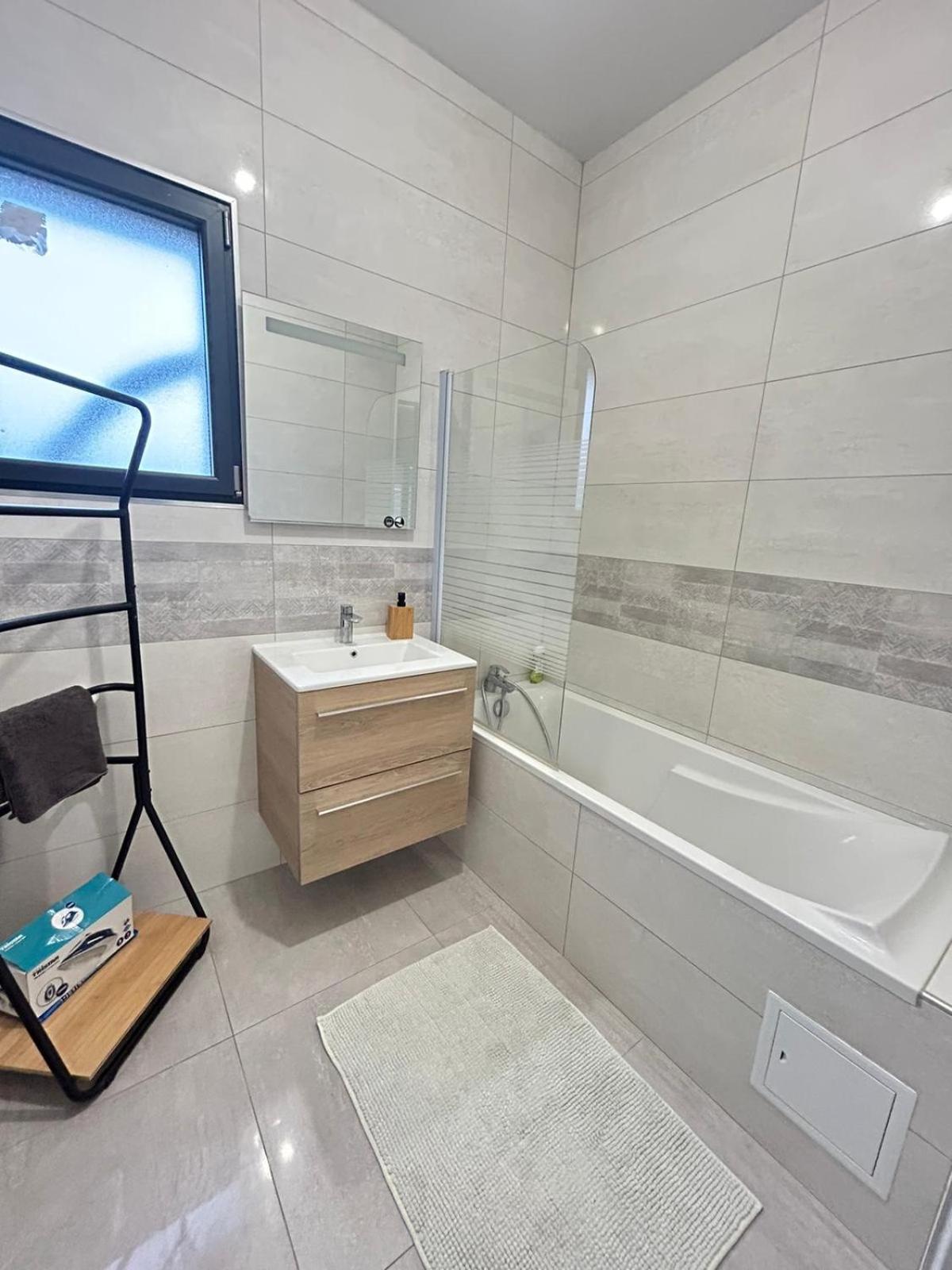 Bella Vista, Parking Gratuit, 5 Min Auxerre Daire Monéteau Dış mekan fotoğraf